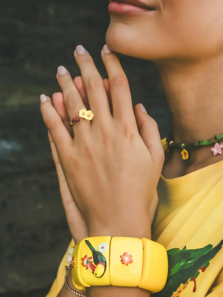 Bague 'Hibiscus et Coccinelle' – Nach