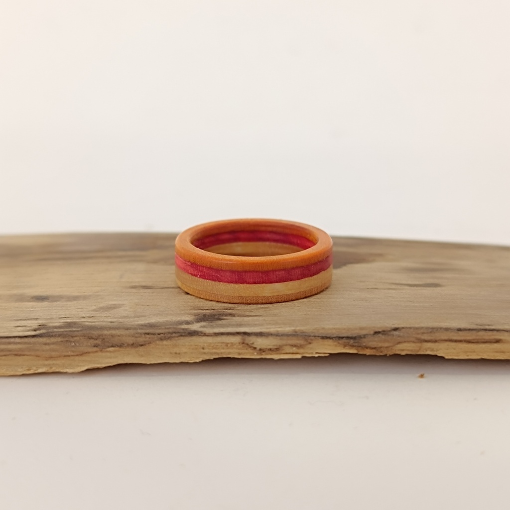 Bague en Skateboard Recyclé [0017]