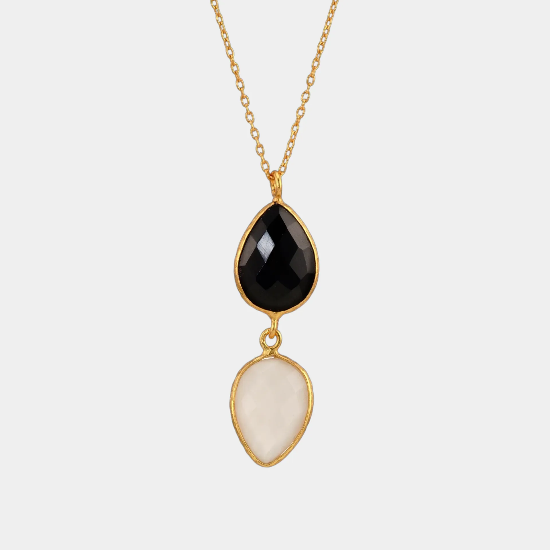 [TCS-AN001T] Collier – Laiton plaqué or – Onyx blanc & onyx noir – The Craftshop