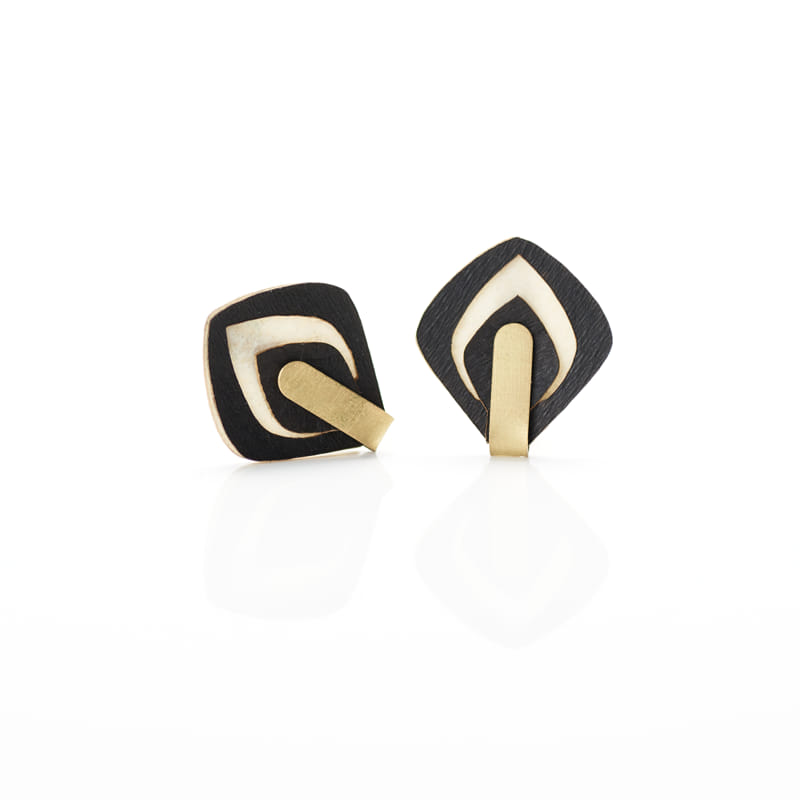 Boucles d'Oreilles Noires à fermoir à tige 'Acacia Presion' - Paca Peca