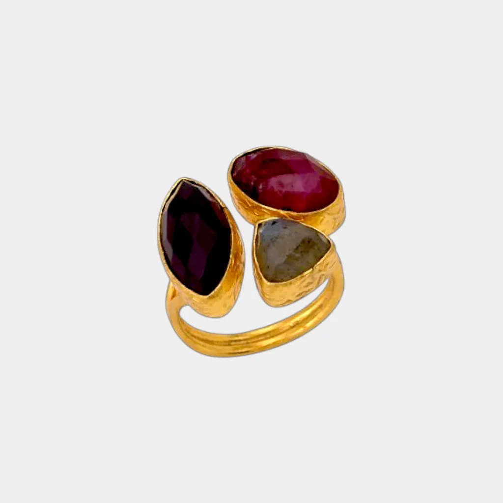 [TCS-IFR655B-53-A] Bague – Laiton plaqué or – Labradorite, ruby & améthyste – Taille 53 – The Craftshop