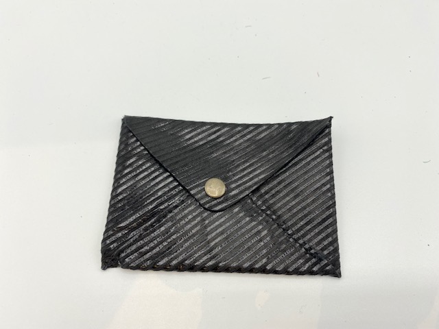 [SORU-110020-NIA-04] NIA Noir, lignes brillantes - Soruka