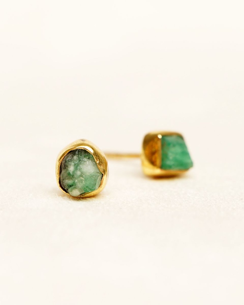 [MUJA-1744-GB-15] Puces d'Oreilles Mai Argent Plaqué Or & Emeraude - Muja Juma