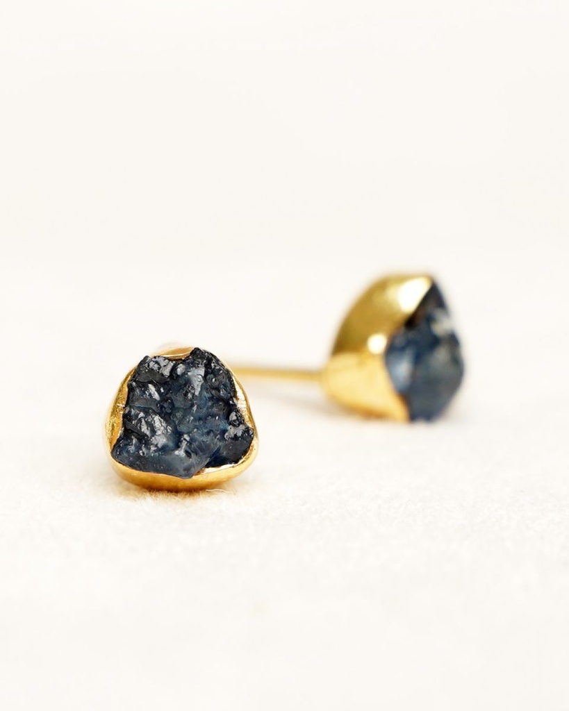 [MUJA-1749-GB-9] Puces d'Oreilles Septembre Argent Plaqué Or & Saphire - Muja Juma