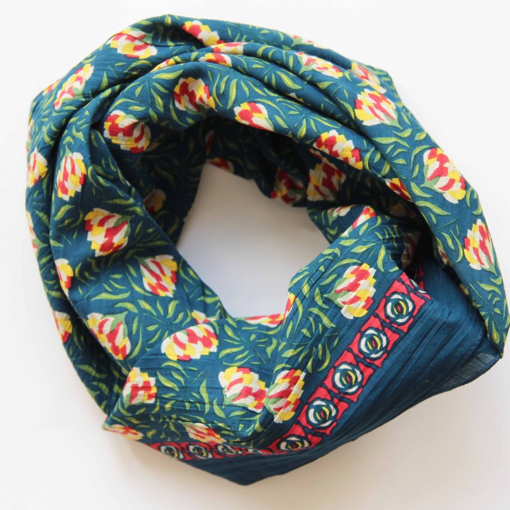 [LBV-0015] Carré en Coton Bio Heidi Marine - Les Belles Vagabondes