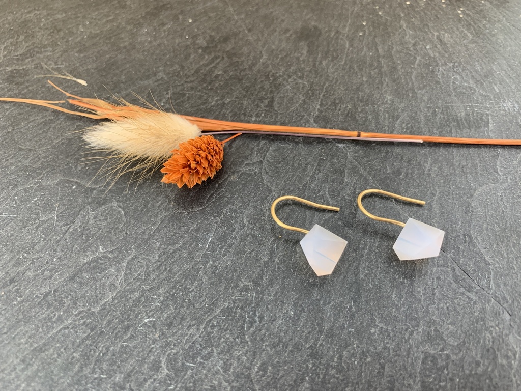 [Beira-G2120-BL] Boucles d'Oreilles en Verre Rose Poudré - Beira