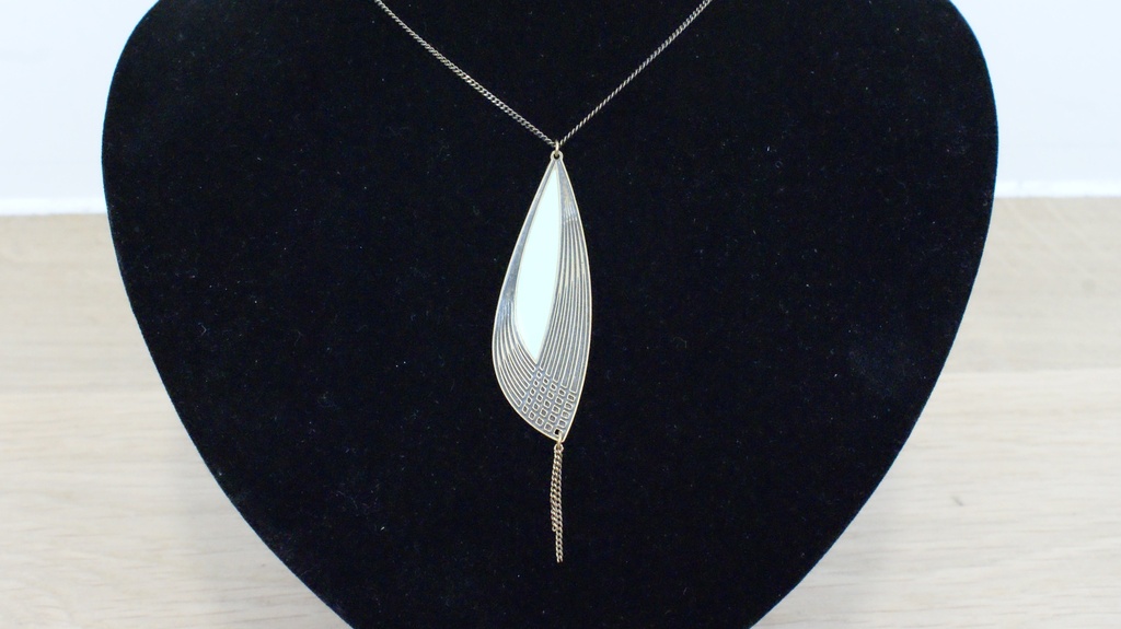 [BLAISE-0096-C-PE.COLL.VB-3] Collier long Pétales Vert
