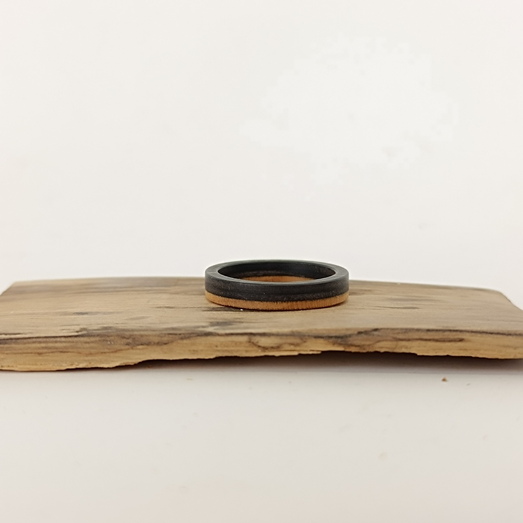 [7PLI-0054] Bague en Skateboard Recyclé [0054]