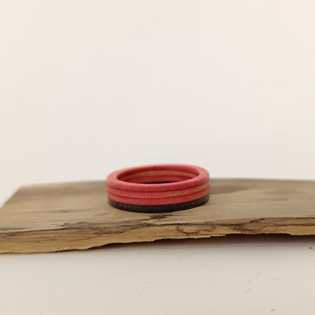 [7PLI-0061] Bague en Skateboard Recyclé [0061]