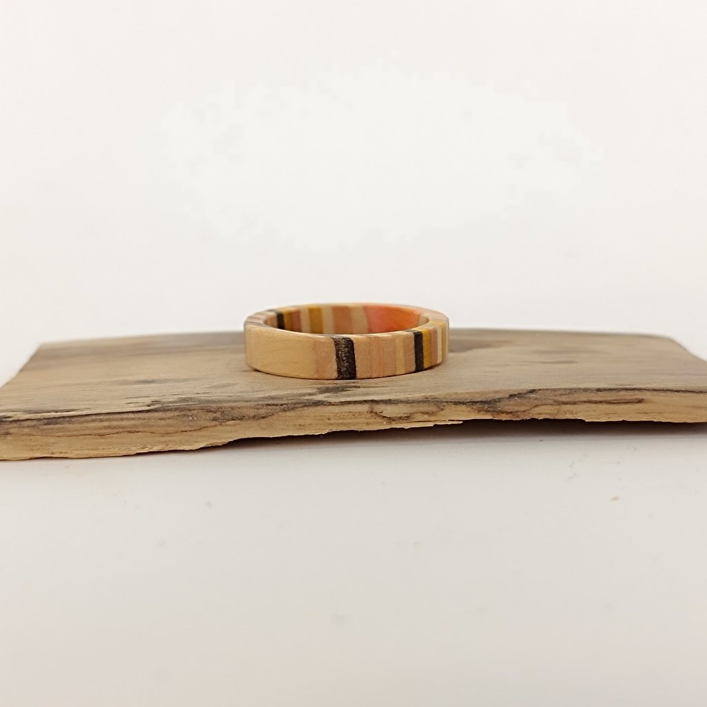 [7PLI-0075] Bague en Skateboard Recyclé [0075]