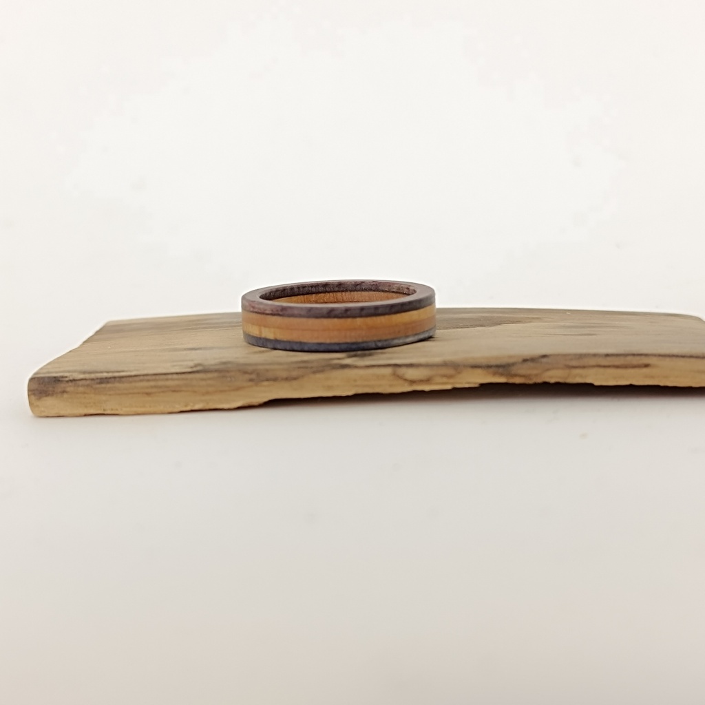 [7PLI-0078] Bague en Skateboard Recyclé [0078]