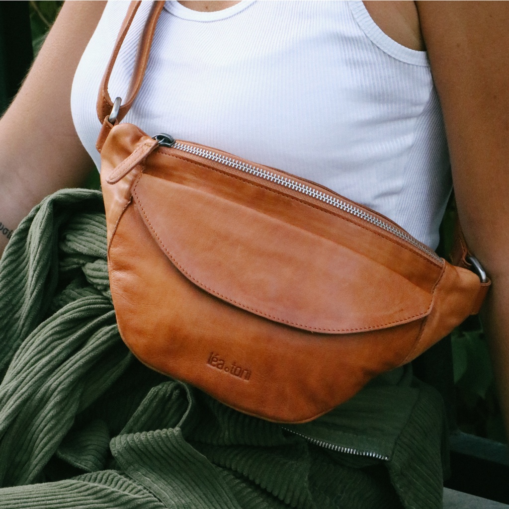 [LEA-JOAN-B-VPF-COGNA] Sac Banane 'Joan B' Cognac - Léa Toni