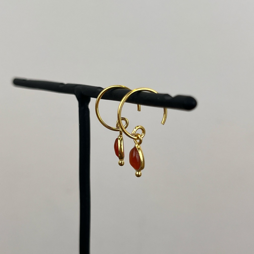 [MUJA-10740-GB-10] Boucles d'oreilles 'Baeus' - Plaqué Or - Agate rouge - Muja Juma