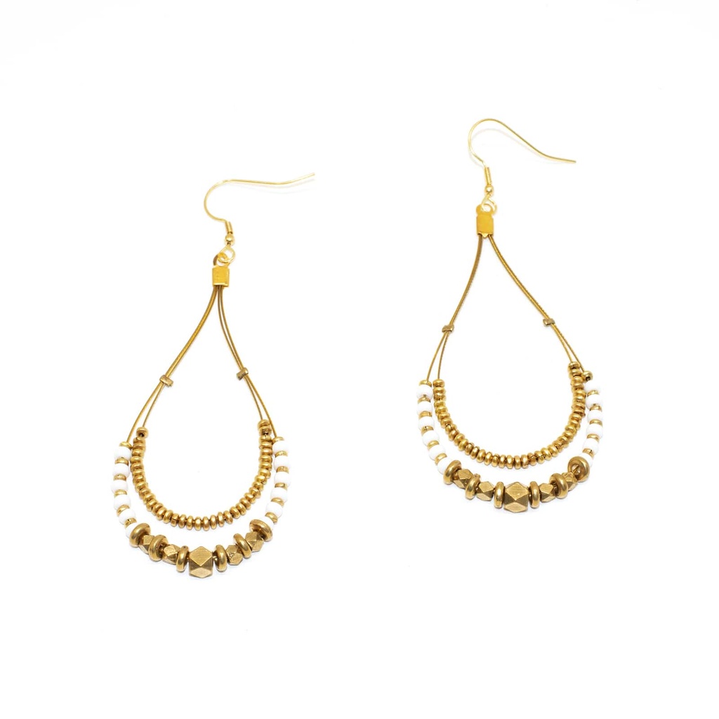 [NATA-ECD101] Boucles d'oreilles 'Oma' - Laiton & Perles en Céramique - Blanc - Nataraj