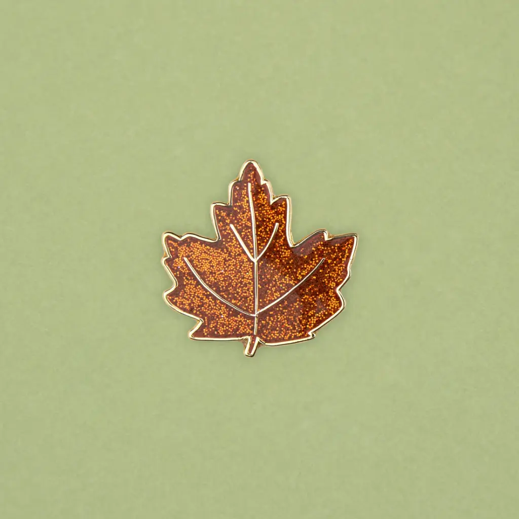 [COU-PINSFEUILLEERABLE] Pin's 'Feuille d'Érable' – Coucou Suzette