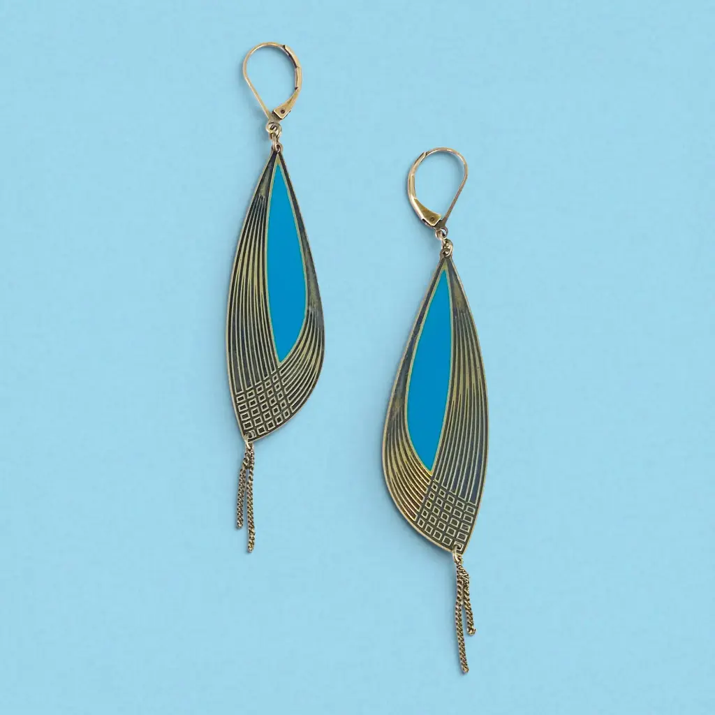 [BLAISE-CLA-0432] Boucles d'oreilles 'Classiques – Pétale' – Bleu paon – Amélie Blaise