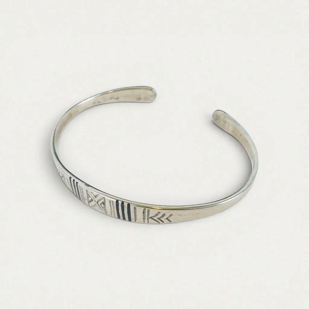 [BRAR-0592] Bracelet touareg gravé – Acier [0592]