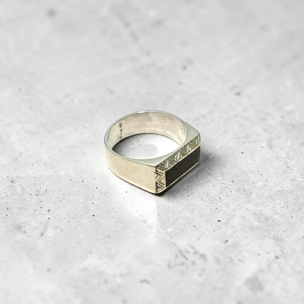 [OMBR-0009-66] Bague 'Nour' – Argent 999 & bois d'ébène – Ombre Claire